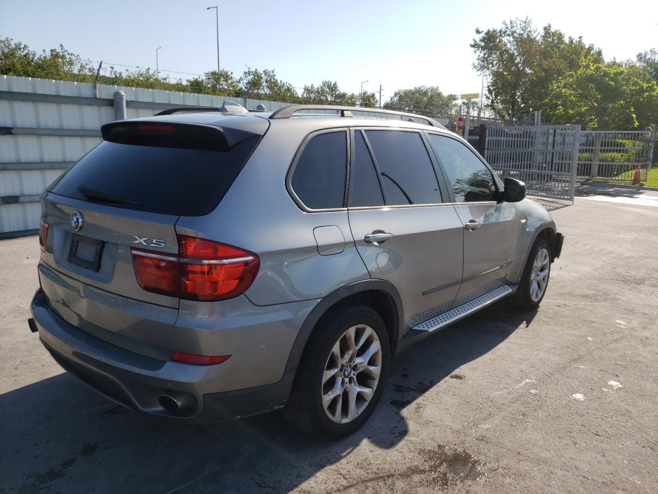 Photo 4 from auction – 2012 BMW X5 XDRIVE3 with VIN 5UXZV4C56CL750849