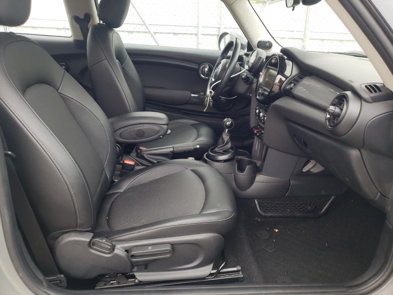 Photo 5 from auction – 2017 MINI COOPER with VIN WMWXP5C58H3B15759
