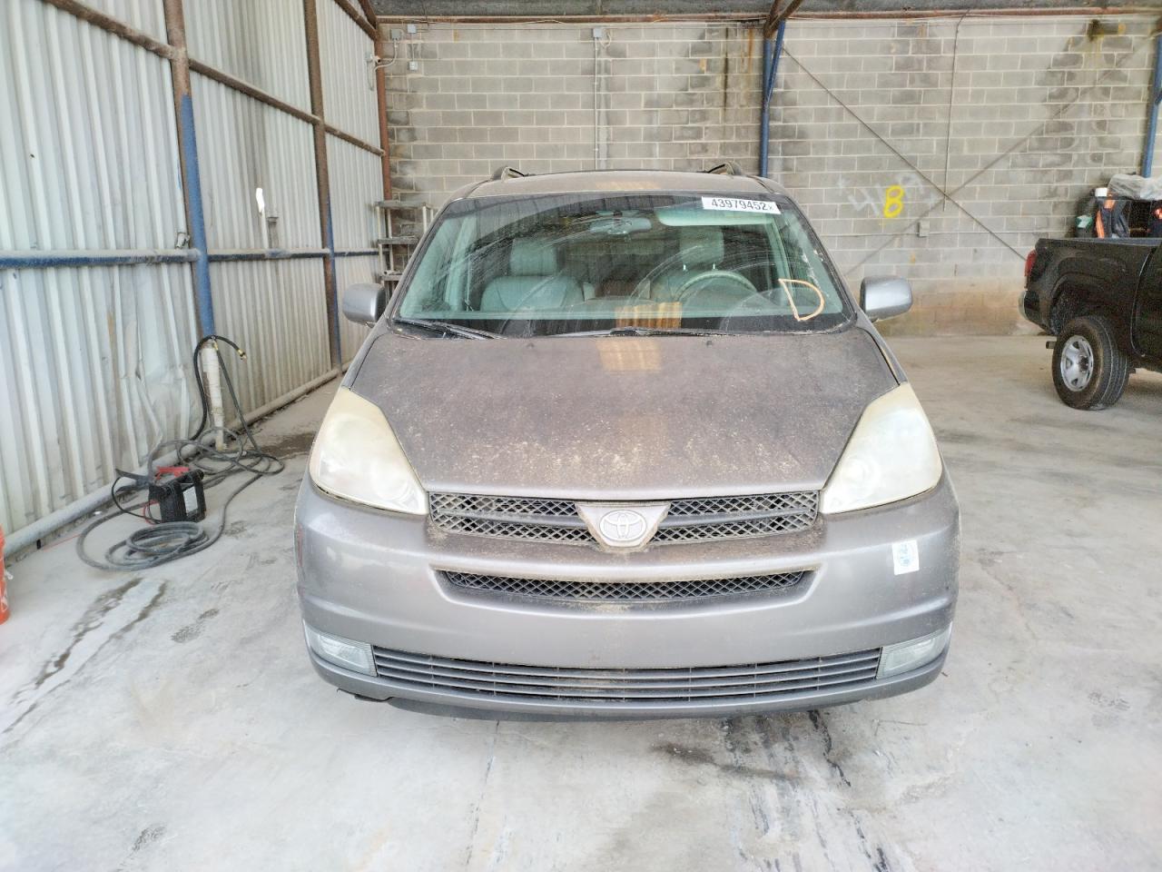 Photo 9 from auction – 2004 TOYOTA SIENNA XLE with VIN 5TDZA22C94S064077