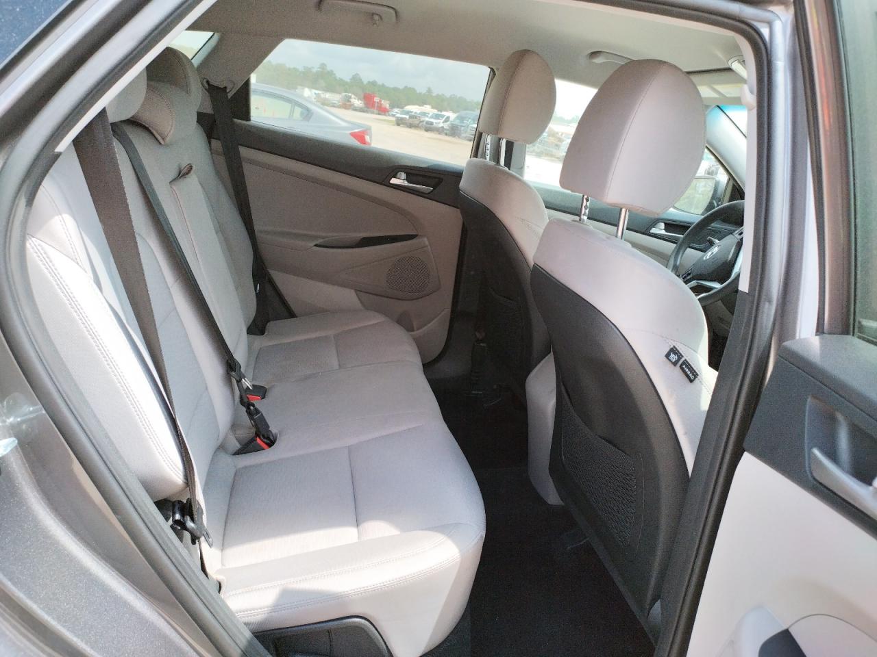 Photo 6 from auction – 2020 HYUNDAI TUCSON LIM with VIN KM8J3CA44LU119936