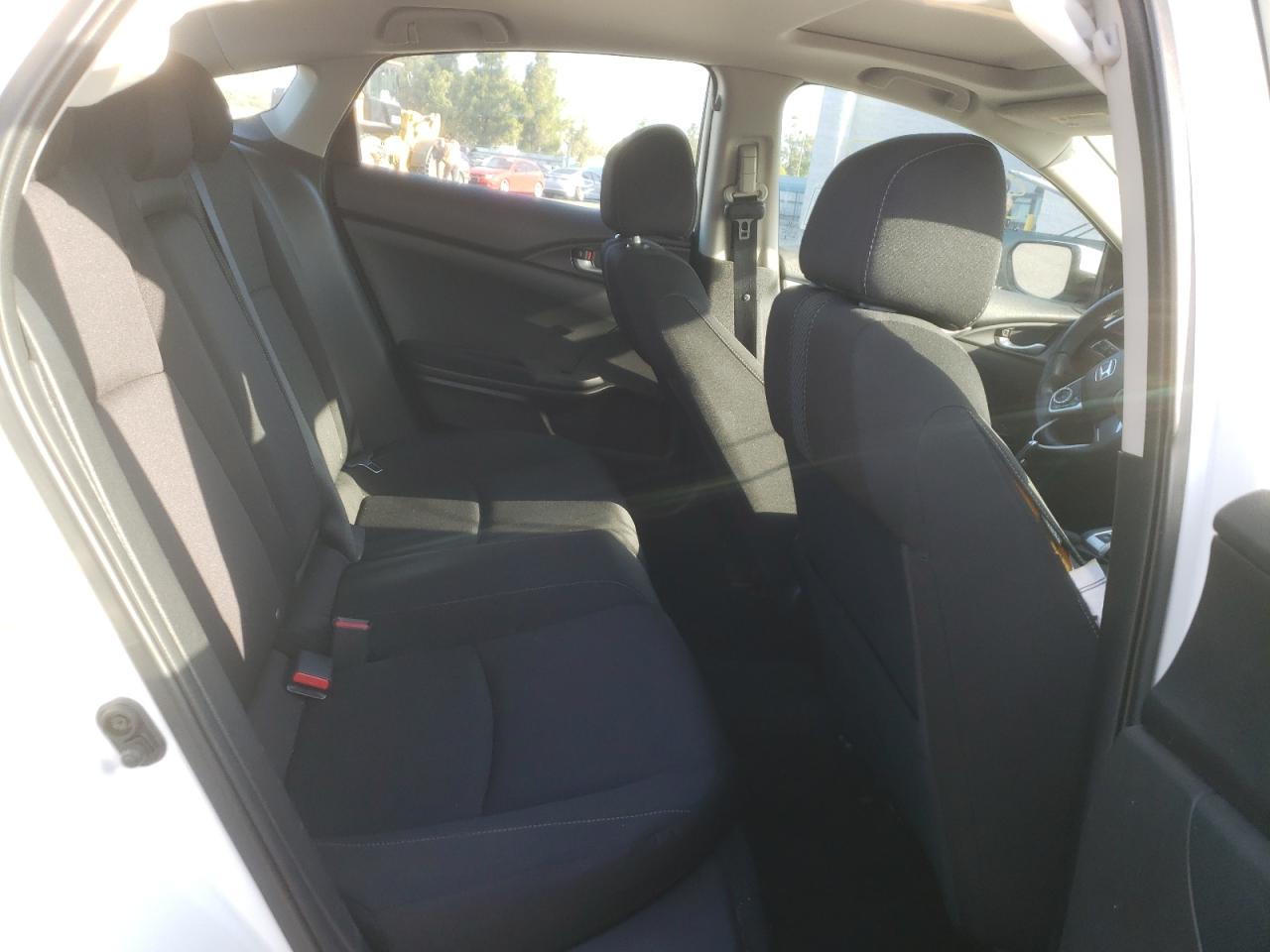 Photo 6 from auction – 2017 HONDA CIVIC EX with VIN 19XFC2F78HE202847