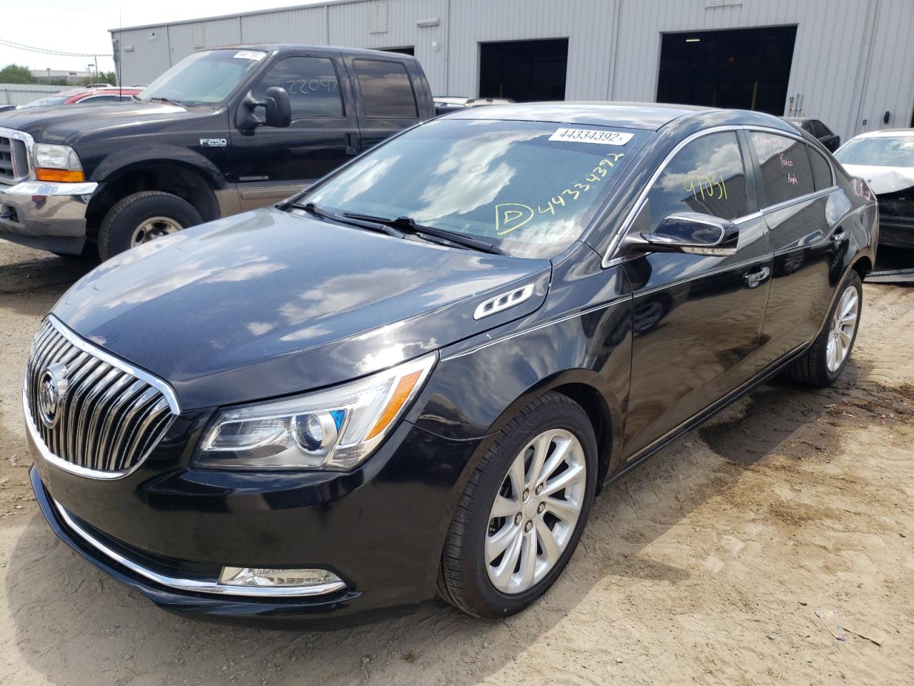 Photo 2 from auction – 2015 BUICK LACROSSE with VIN 1G4GB5G32FF114878