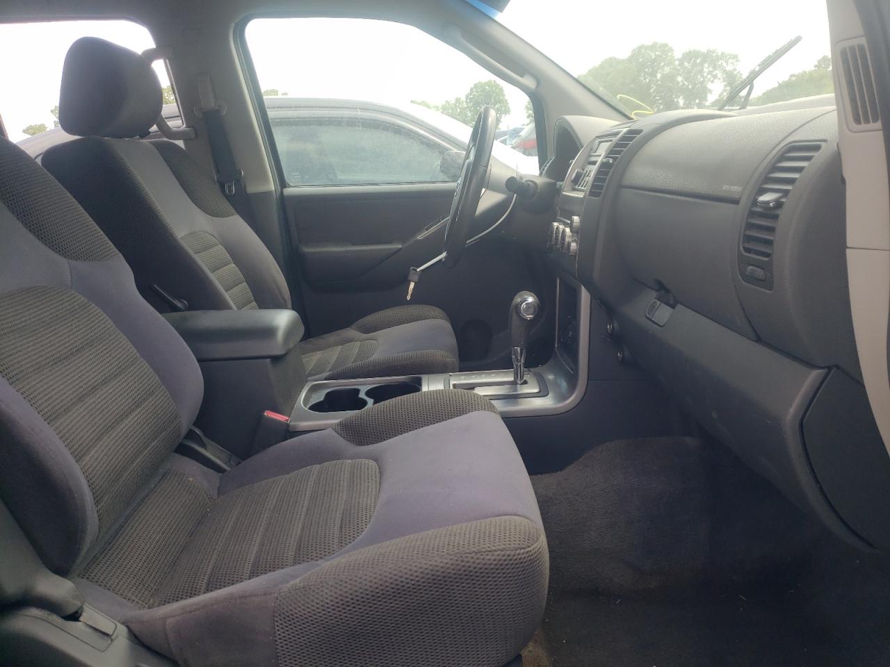 Photo 5 from auction – 2005 NISSAN PATHFINDER with VIN 5N1AR18W65C744566