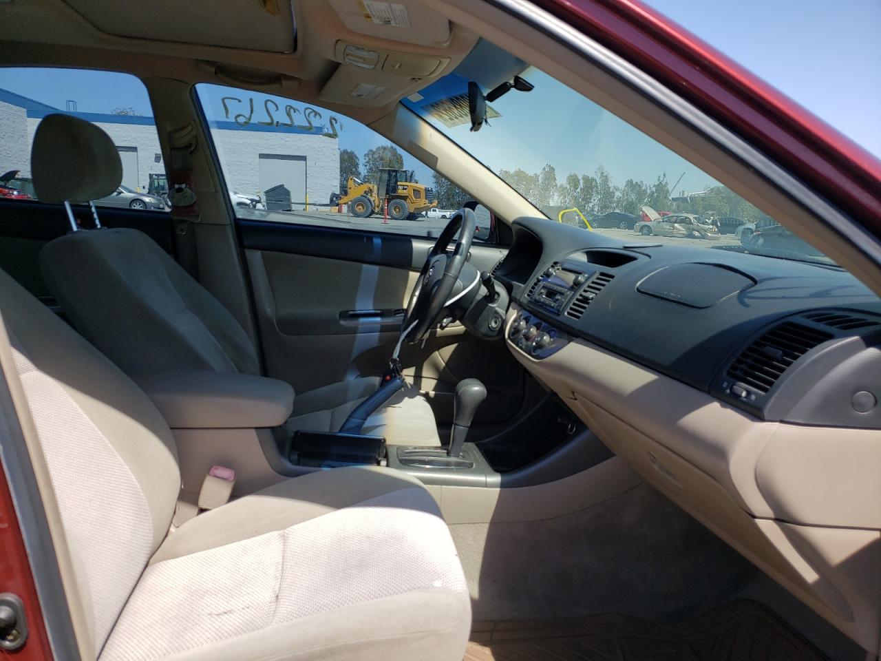 Photo 5 from auction – 2004 TOYOTA CAMRY LE with VIN 4T1BE32K44U298170