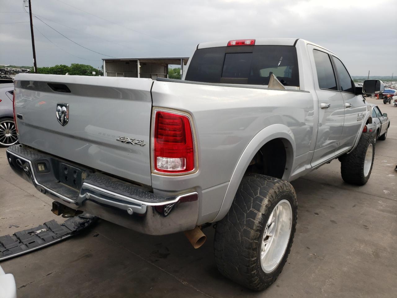 Photo 4 from auction – 2017 RAM 2500 LARAM with VIN 3C6UR5FL4HG674107