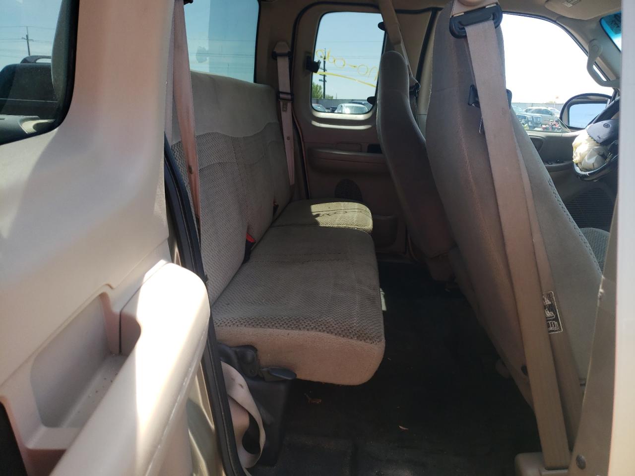 Photo 6 from auction – 2000 FORD F150 with VIN 1FTRX18W5YNB41890