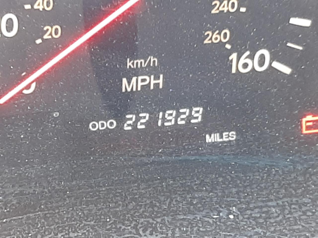 Photo 8 from auction – 2001 LEXUS LS 430 with VIN JTHBN30F810003843