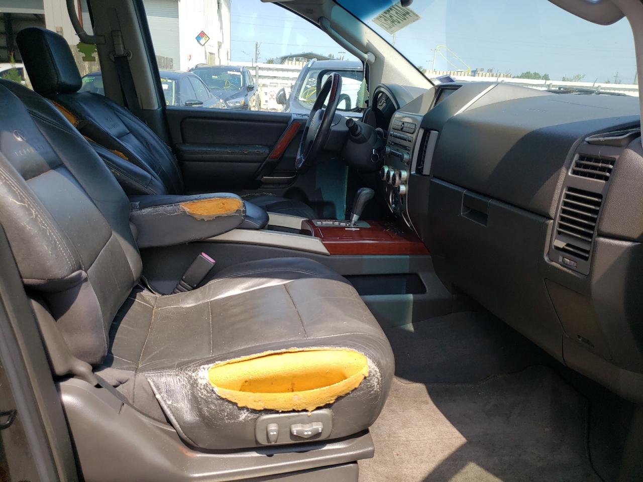Photo 5 from auction – 2004 INFINITI QX56 with VIN 5N3AA08C94N802963