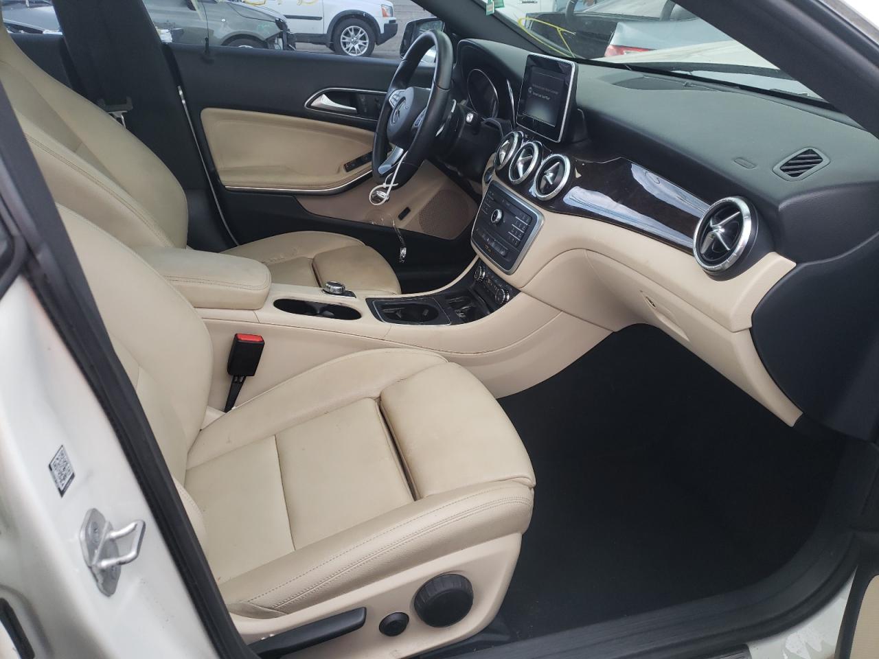 Photo 5 from auction – 2016 MERCEDES-BENZ CLA 250 with VIN WDDSJ4EB5GN377272