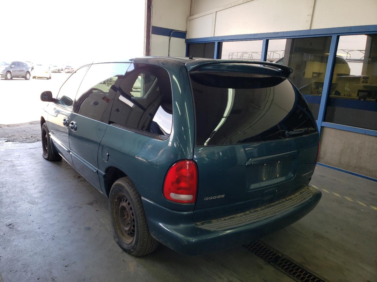 Photo 3 from auction – 2000 DODGE CARAVAN SE with VIN 2B4GP45G7YR737556