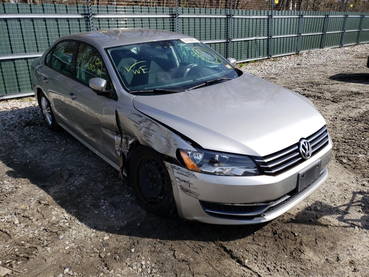 VOLKSWAGEN PASSAT S 2014 with VIN 1VWAT7A33EC035048 - Photo from auction