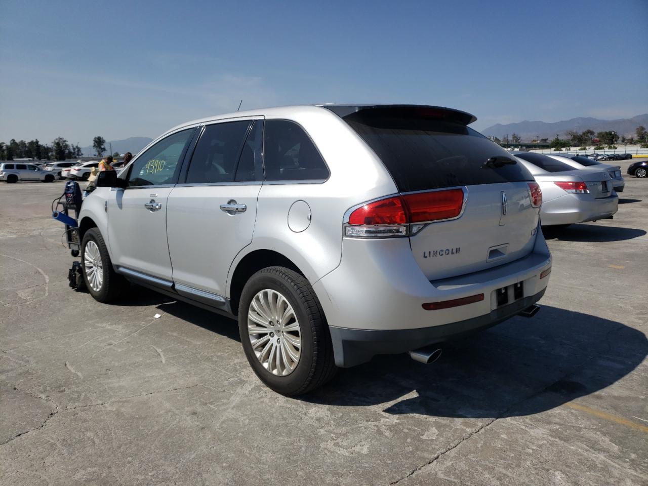 Photo 3 from auction – 2011 LINCOLN MKX with VIN 2LMDJ6JK2BBJ27626