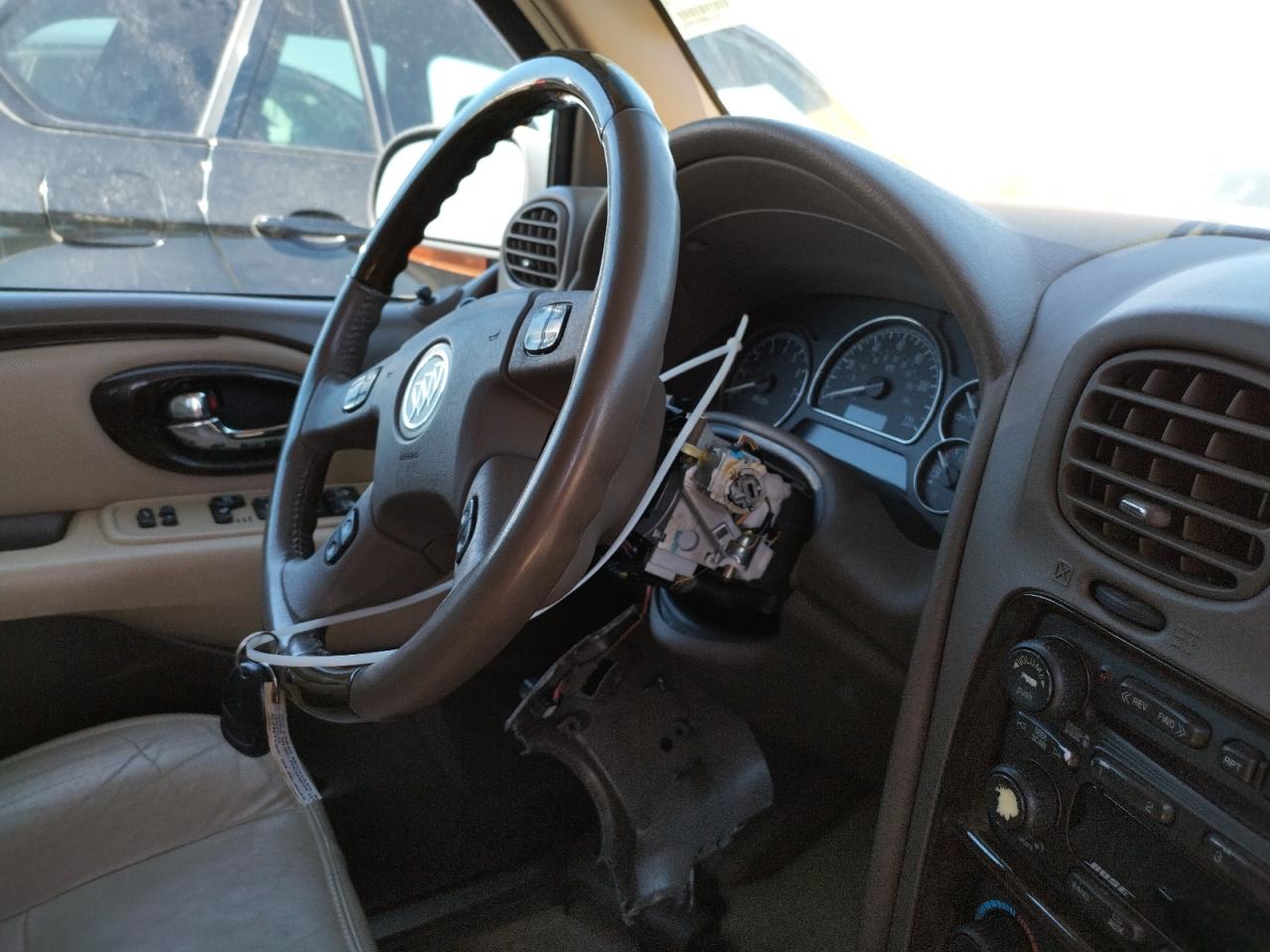 Photo 9 from auction – 2005 BUICK RAINIER CX with VIN 5GAET13M452283940