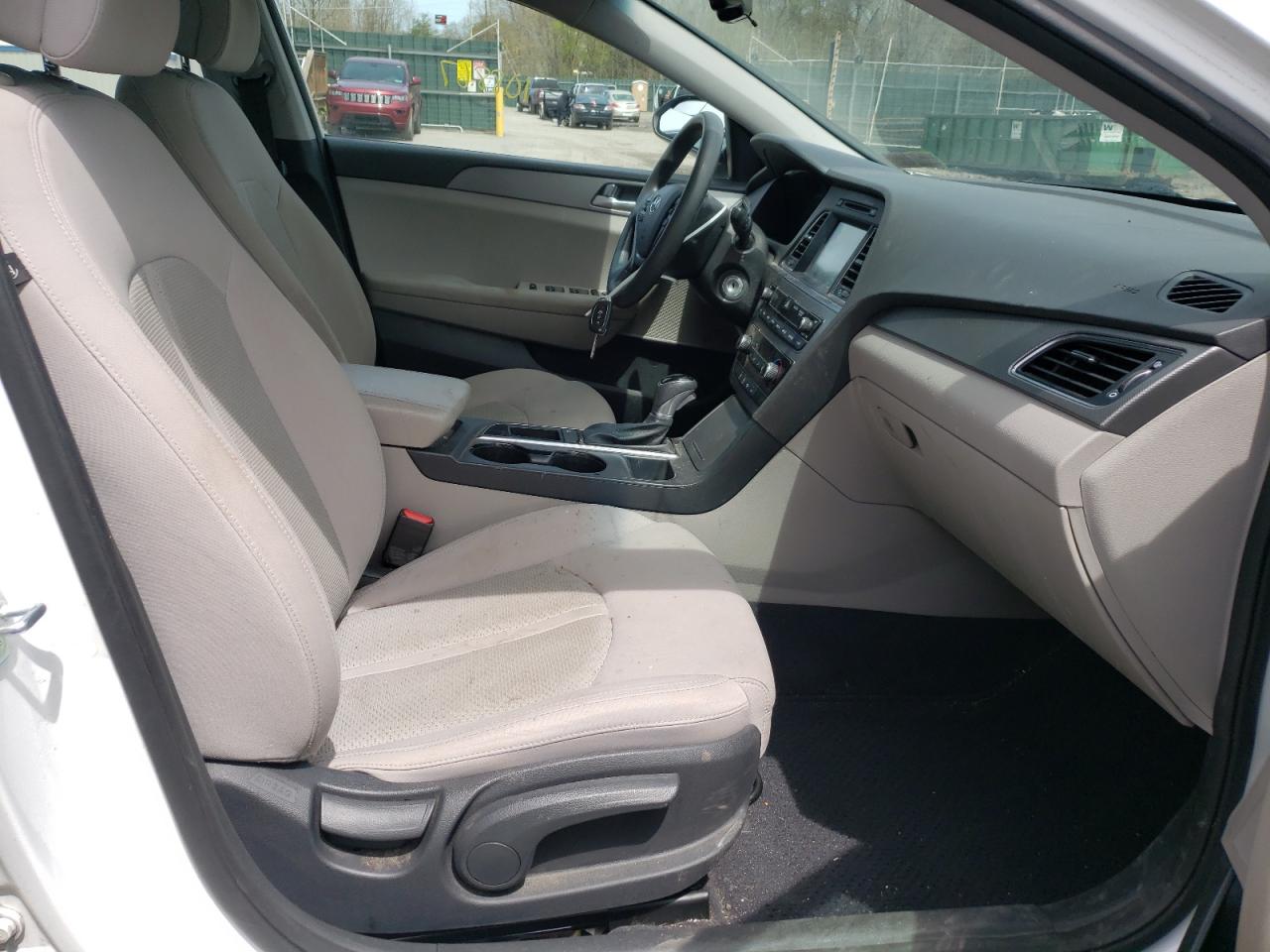 Photo 5 from auction – 2016 HYUNDAI SONATA SE with VIN 5NPE24AF9GH290665