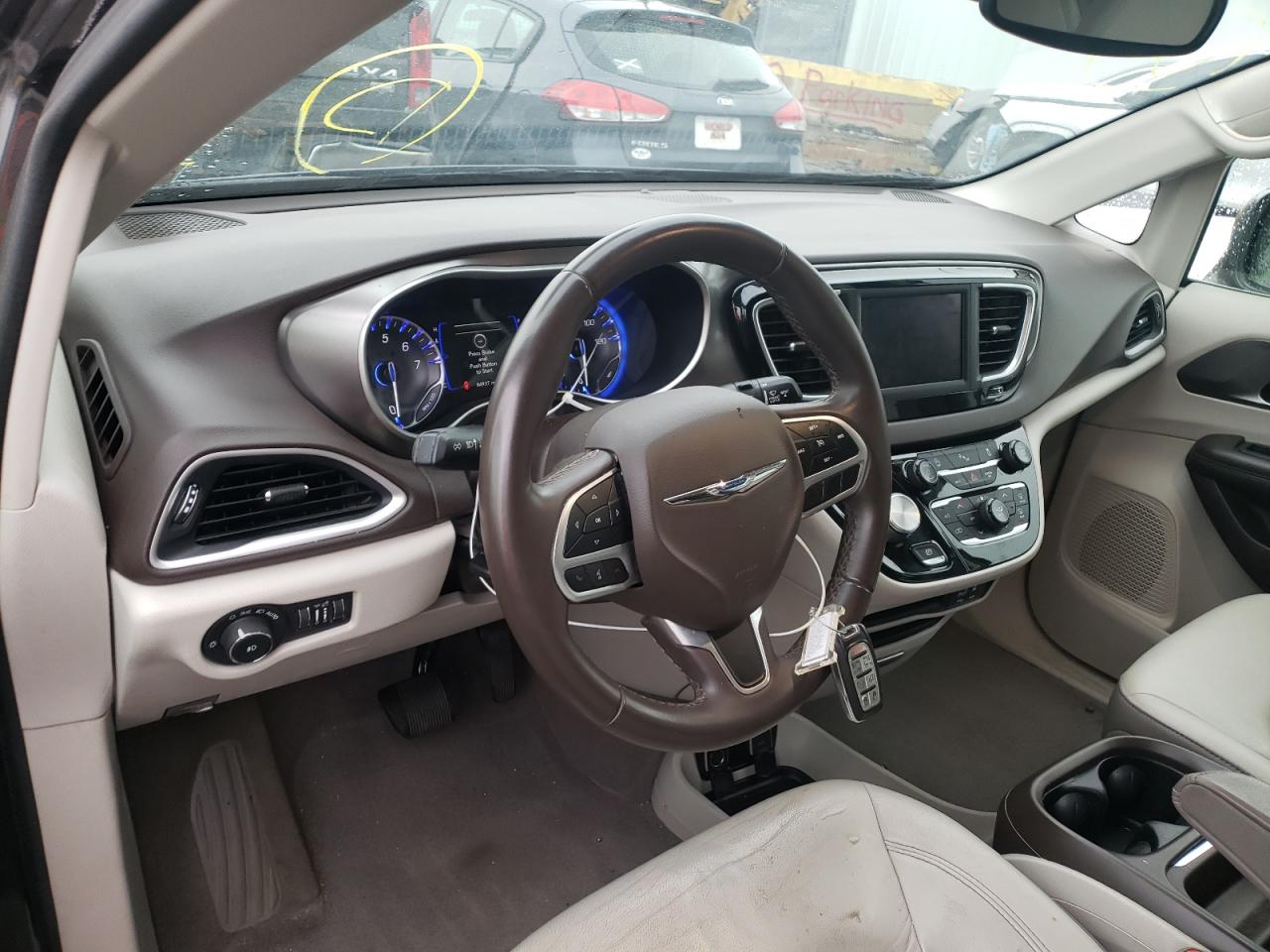 Photo 9 from auction – 2018 CHRYSLER PACIFICA T with VIN 2C4RC1BG6JR204369