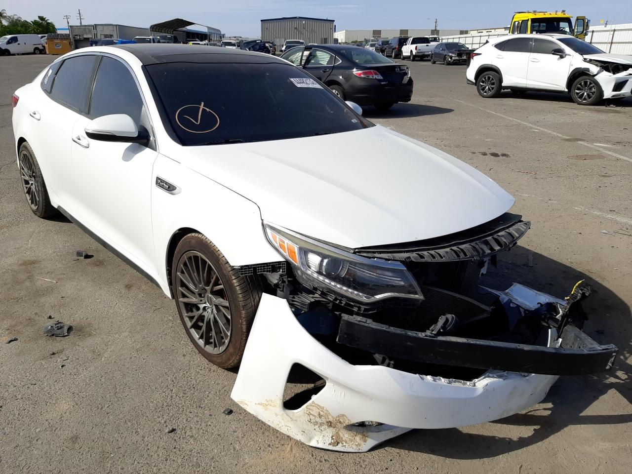 KIA OPTIMA SX 2016 with VIN 5XXGW4L21GG011681 - Photo from auction
