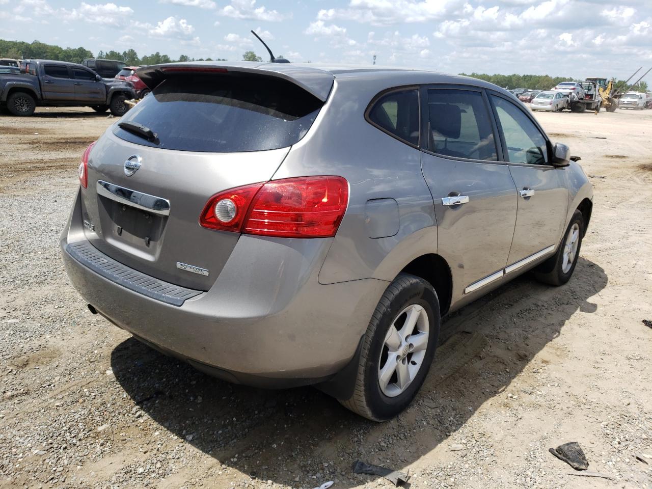 Photo 4 from auction – 2013 NISSAN ROGUE S with VIN JN8AS5MT2DW500216