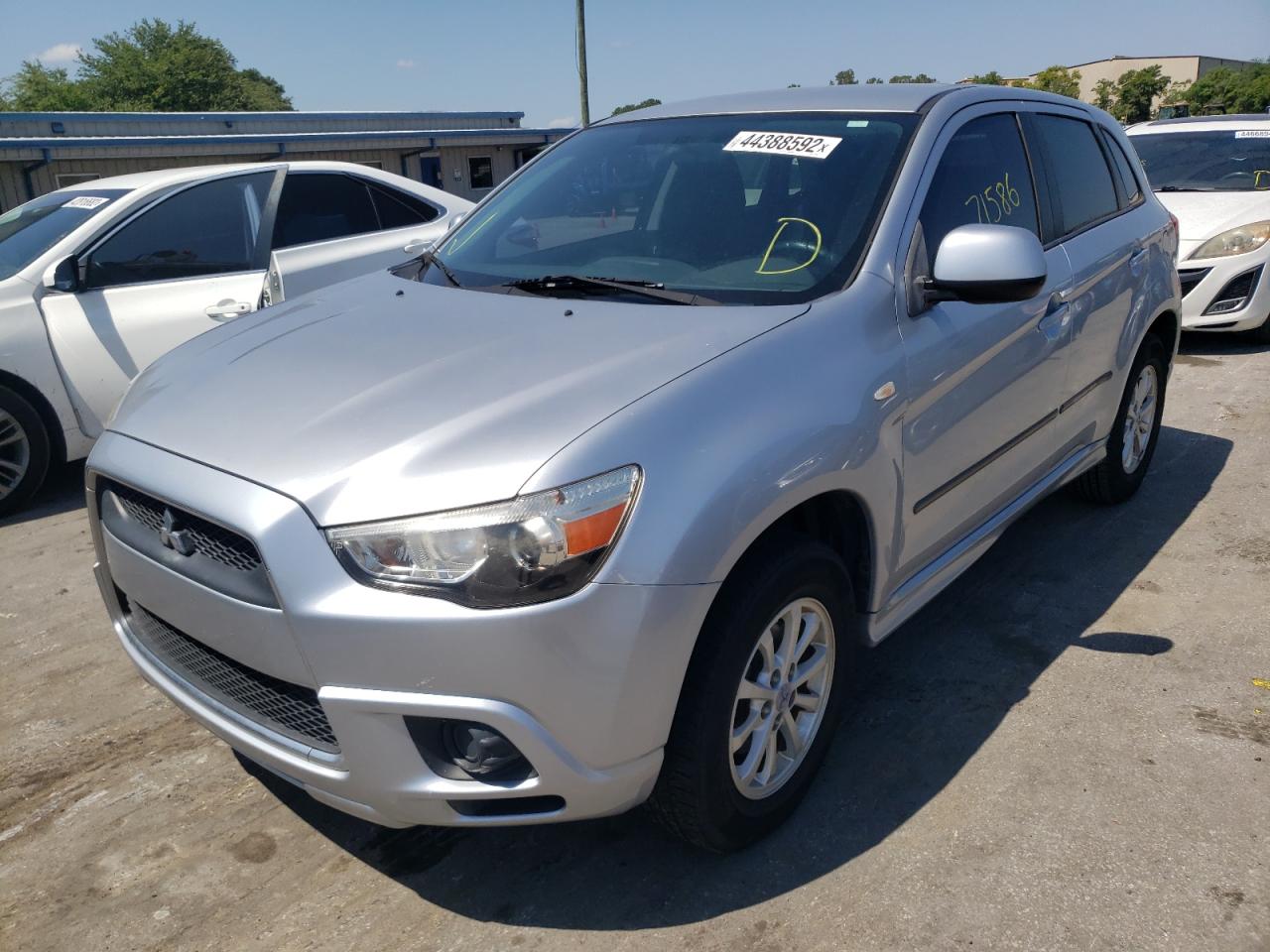 Photo 2 from auction – 2011 MITSUBISHI OUTLANDER with VIN JA4AP3AUXBZ012006