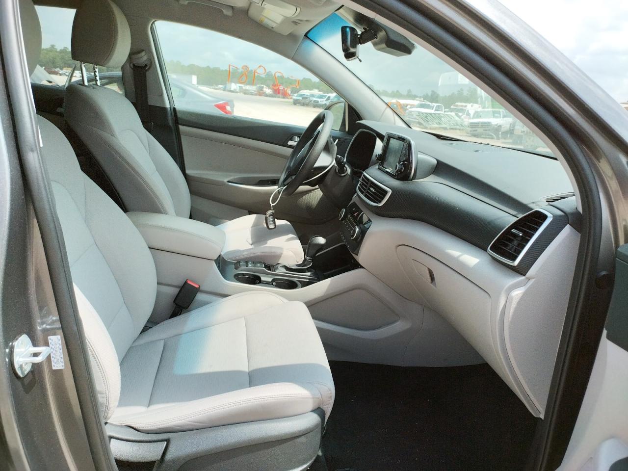 Photo 5 from auction – 2020 HYUNDAI TUCSON LIM with VIN KM8J3CA44LU119936