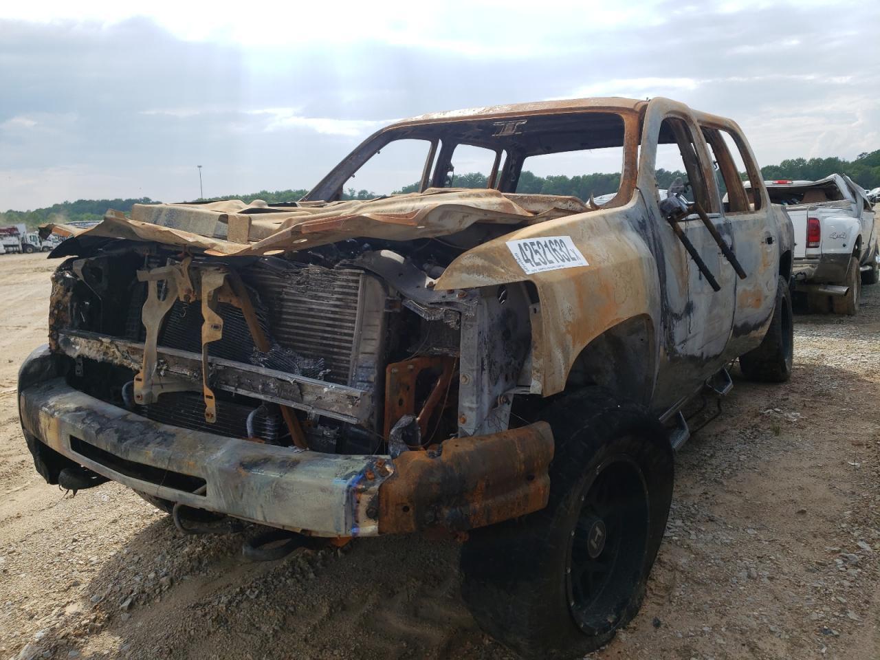 Photo 2 from auction – 2007 CHEVROLET SILVERADO with VIN 1GCHK23627F559128