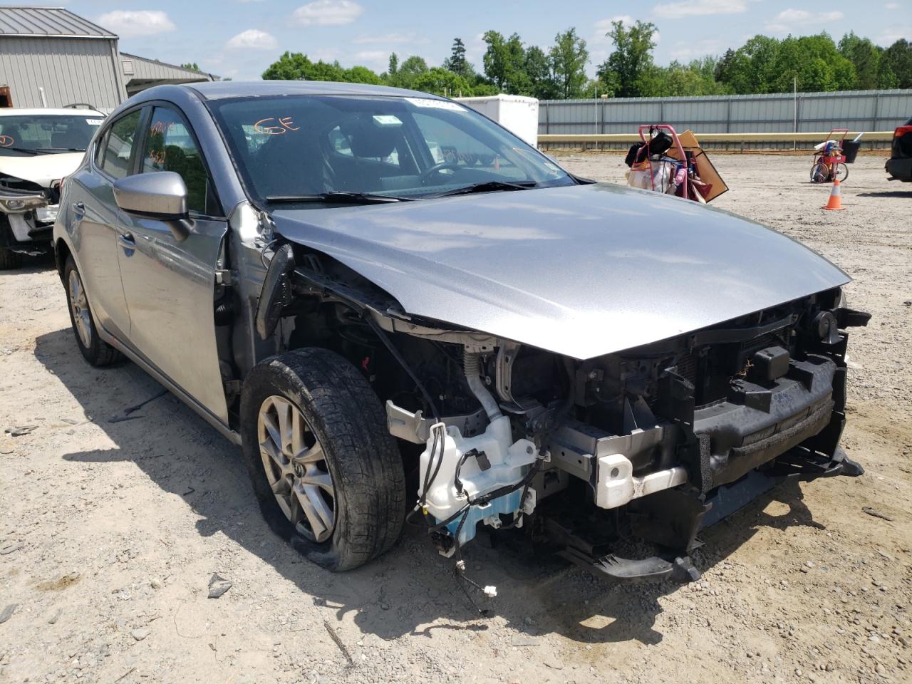 MAZDA 3 TOURING 2015 with VIN JM1BM1L79F1271234 - Photo from auction