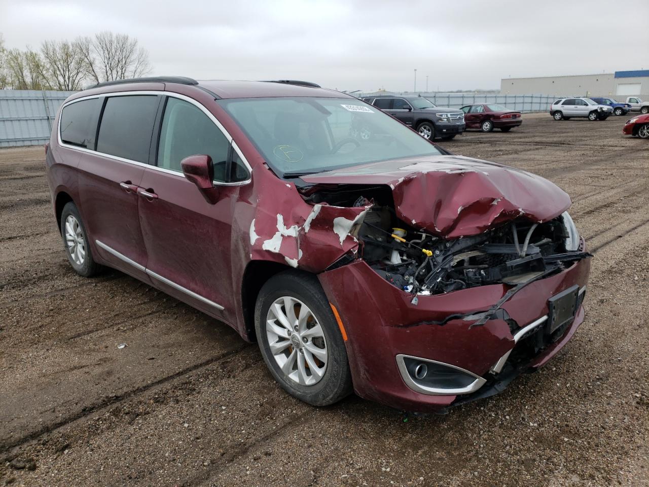CHRYSLER PACIFICA T 2017 with VIN 2C4RC1BG4HR683269 - Photo from auction