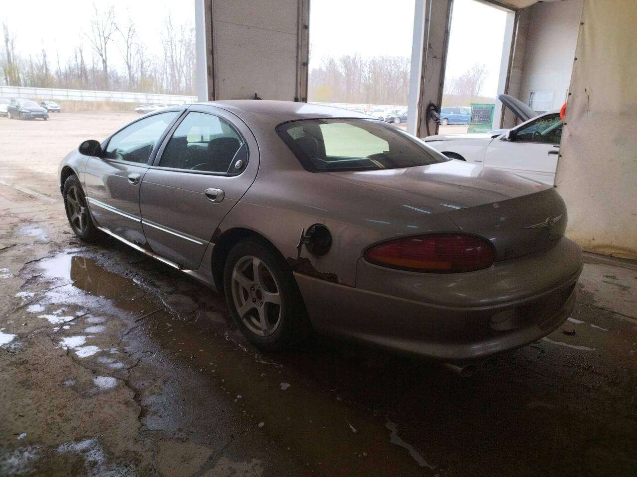 Photo 3 from auction – 1999 CHRYSLER LHS with VIN 2C3HC56G2XH834258