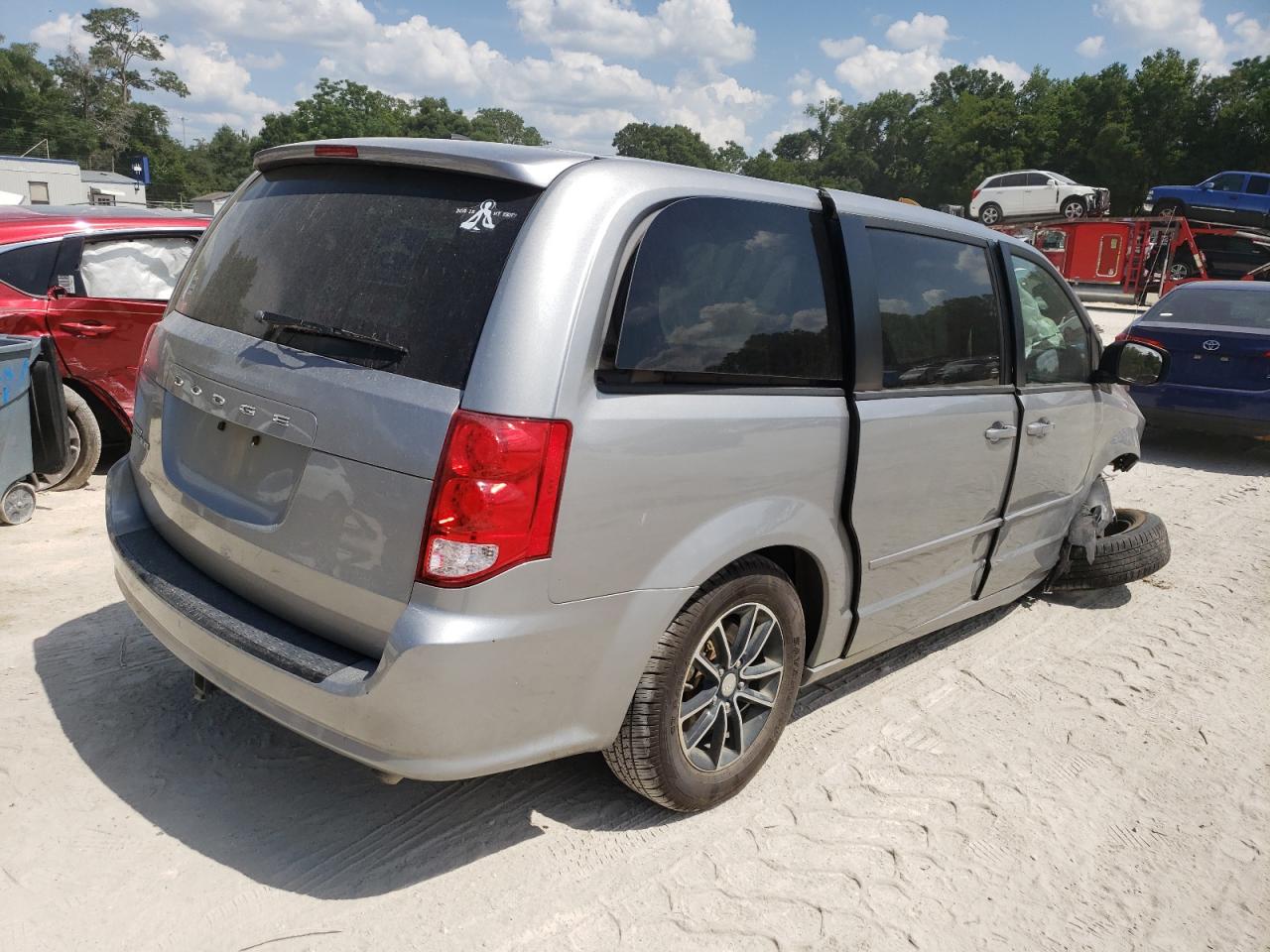 Photo 4 from auction – 2017 DODGE GRAND CARA with VIN 2C4RDGBG3HR548073