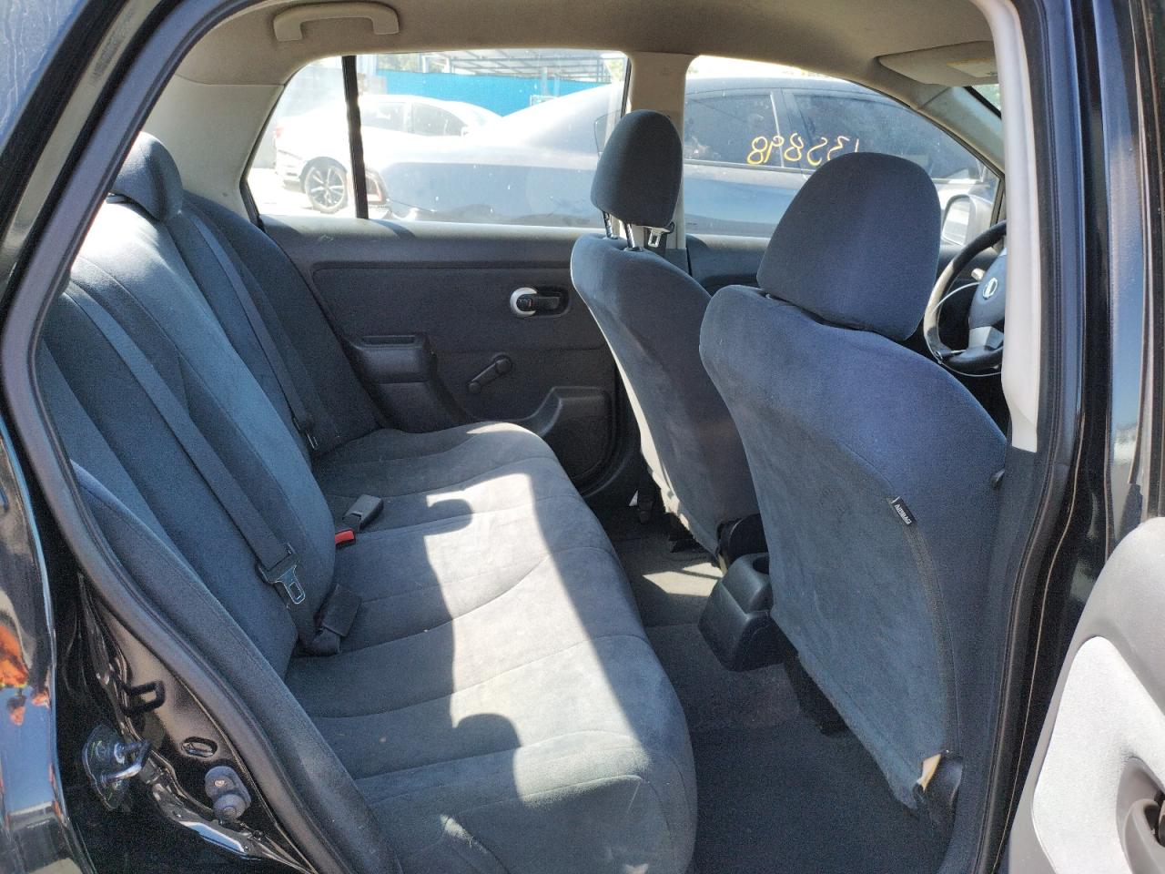 Фото 6 с аукциона – 2011 NISSAN VERSA S с VIN 3N1CC1AP3BL407034