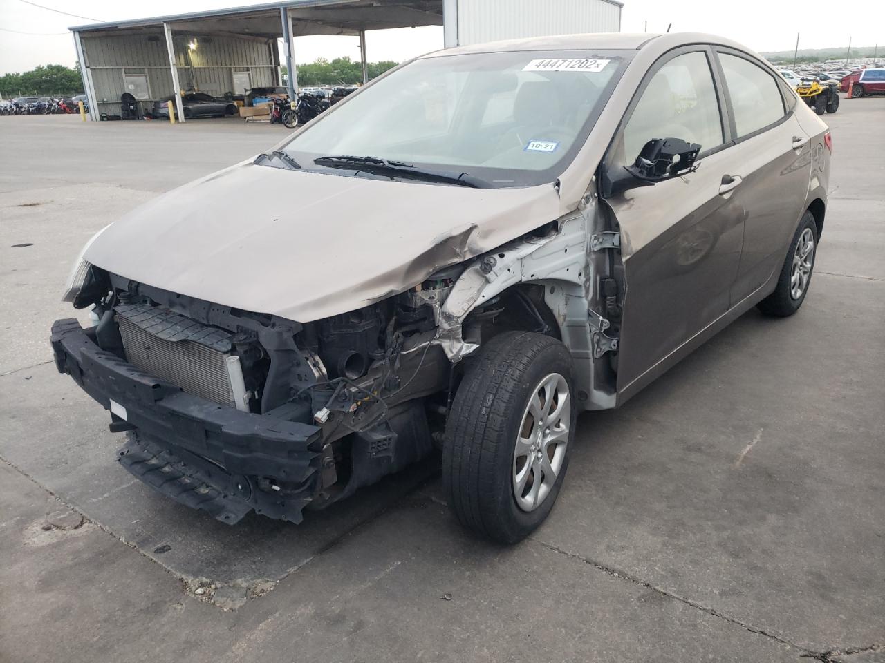 Photo 2 from auction – 2013 HYUNDAI ACCENT GLS with VIN KMHCT4AE2DU564975