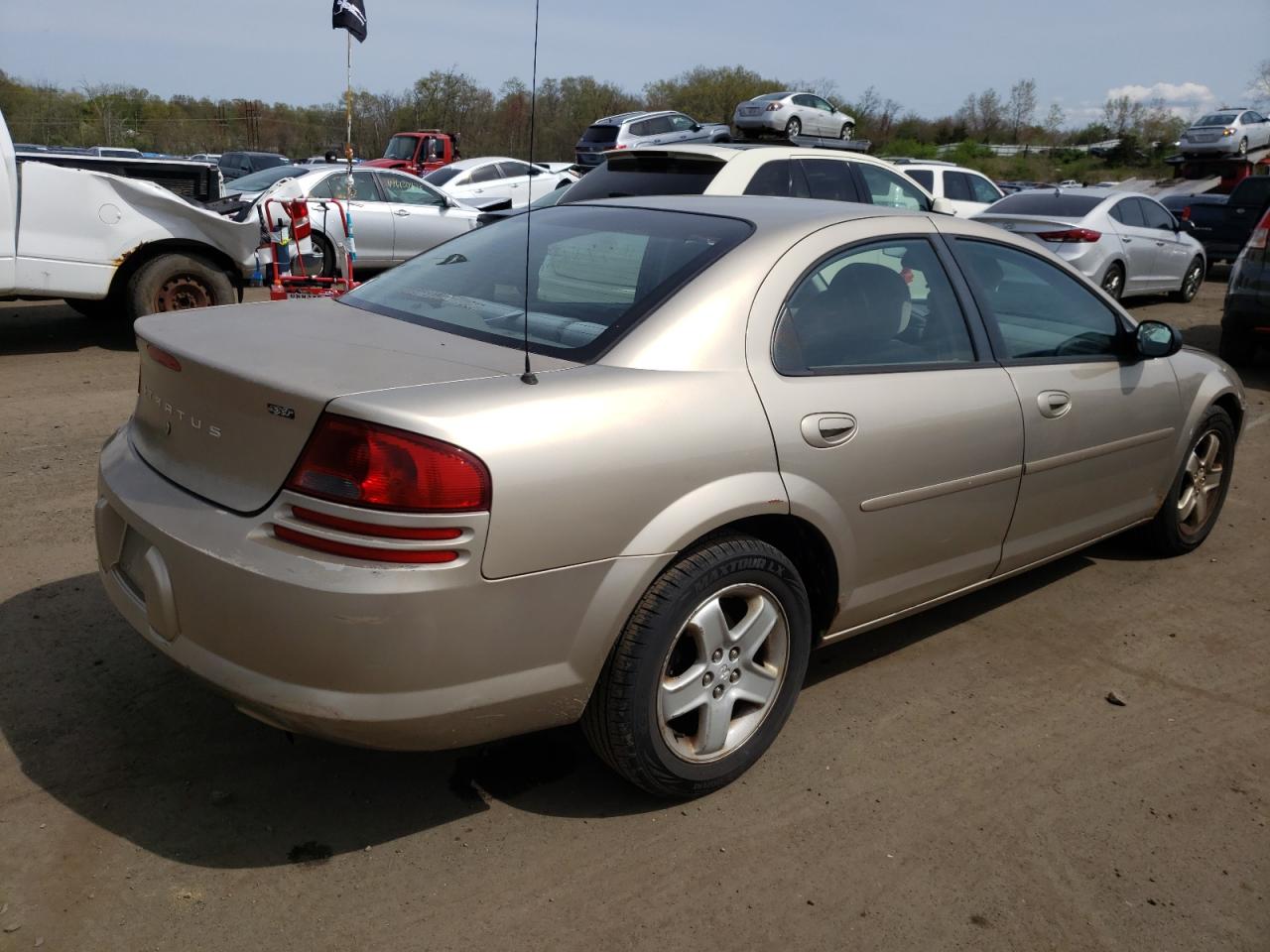 صورة رقم 4 من المزاد - 2002 DODGE STRATUS SE مع VIN 1B3EL46X02N349417