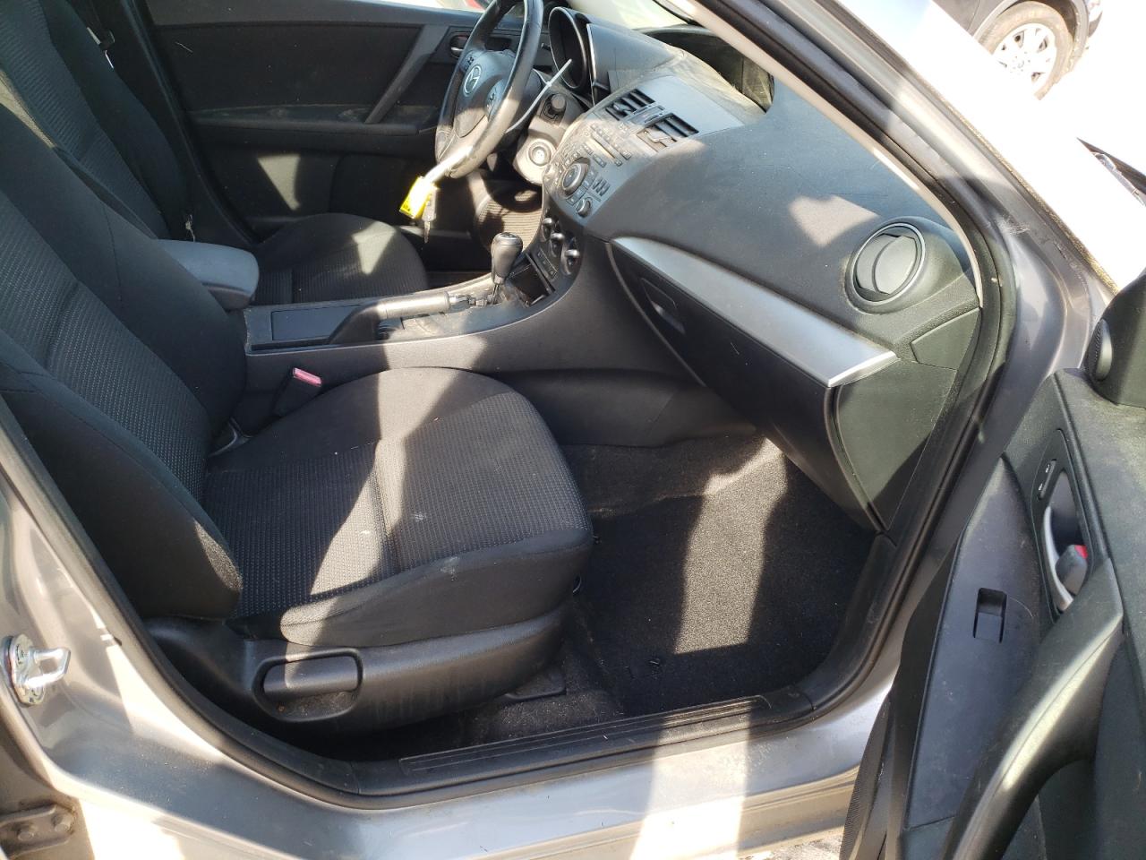 Photo 5 from auction – 2012 MAZDA 3 I with VIN JM1BL1V78C1550086