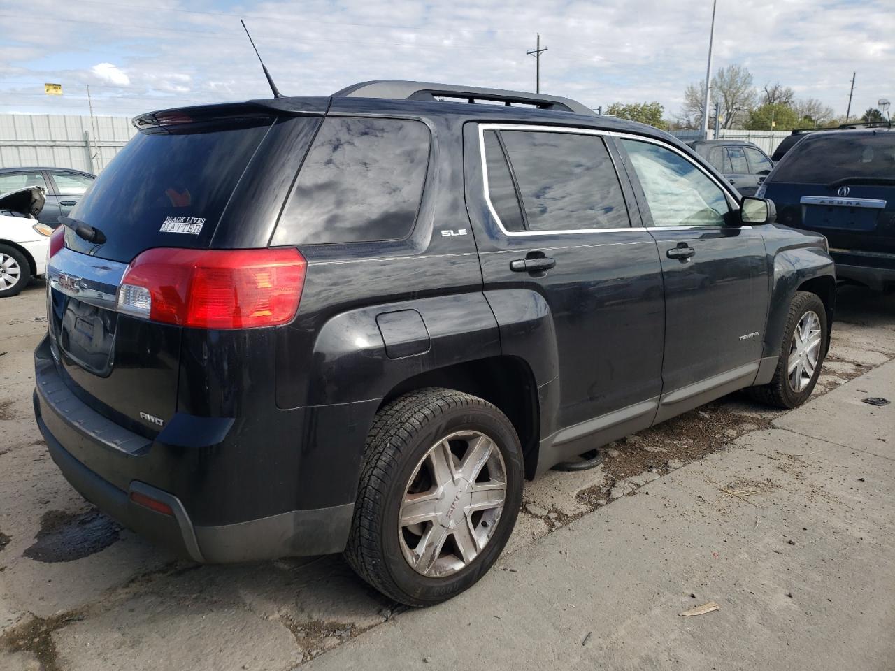 Photo 4 from auction – 2011 GMC TERRAIN SL with VIN 2CTFLTECXB6431997
