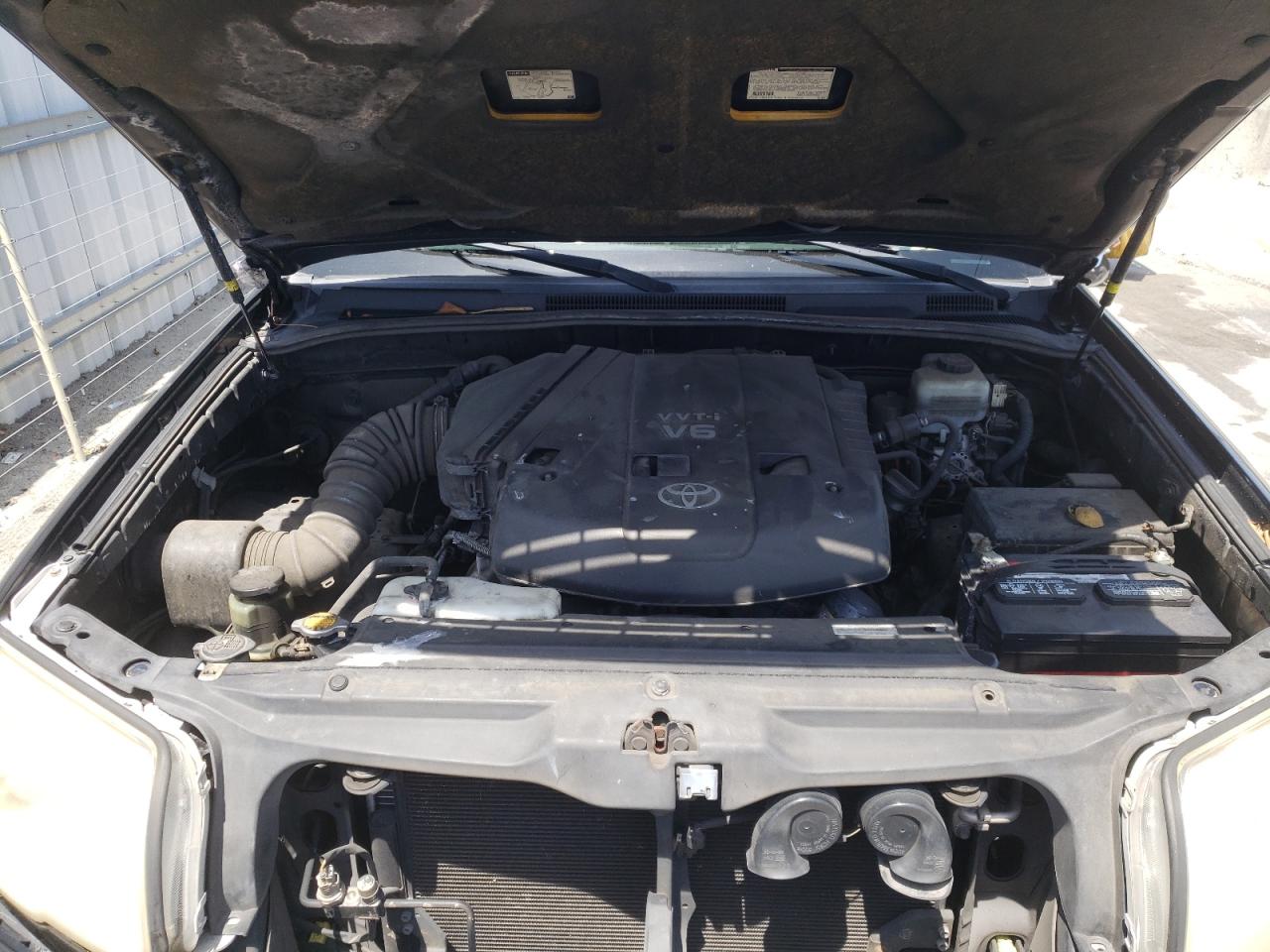 Photo 7 from auction – 2006 TOYOTA 4RUNNER SR with VIN JTEZU14R960080963