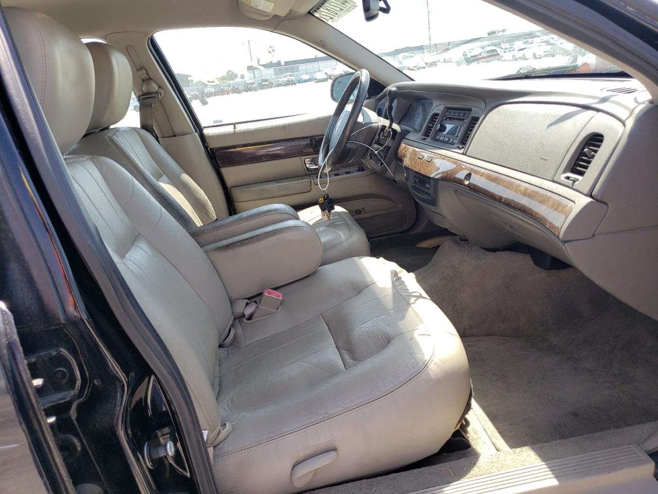 Photo 5 from auction – 2011 MERCURY GRAND MARQ with VIN 2MEBM7FV9BX604741