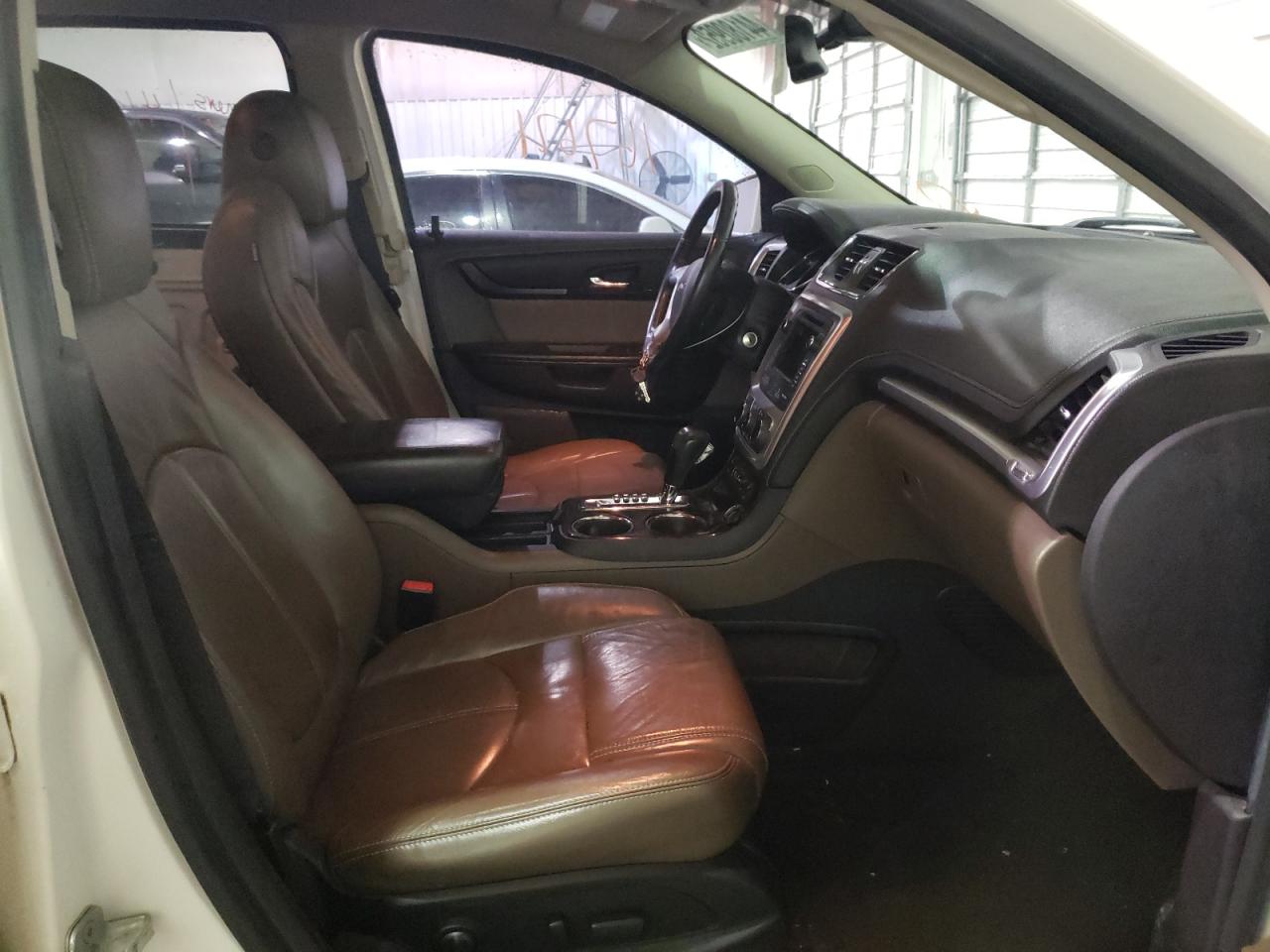 Photo 5 from auction – 2014 GMC ACADIA SLT with VIN 1GKKRRKD1EJ176757
