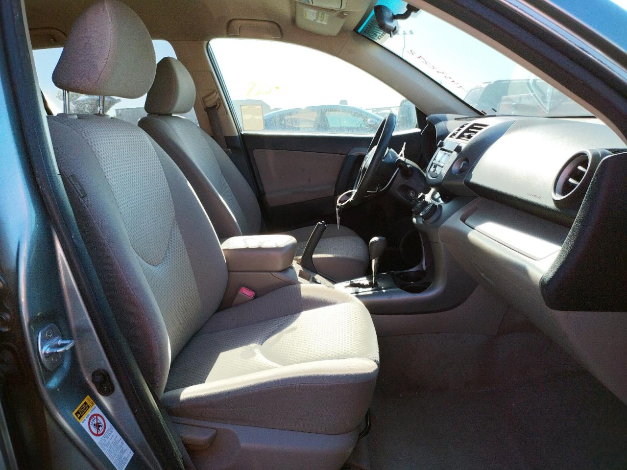 Photo 5 from auction – 2008 TOYOTA RAV4 with VIN JTMZD33V985107535