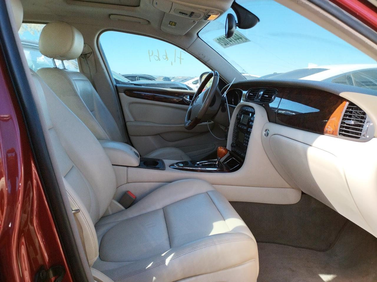 Photo 5 from auction – 2004 JAGUAR XJ8 with VIN SAJWA71C44SG12998