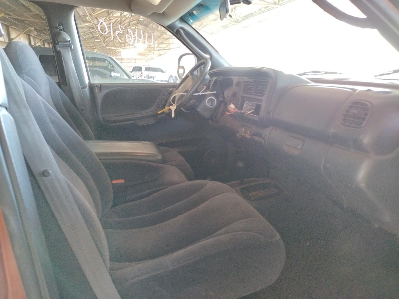 Photo 5 from auction – 2000 DODGE DAKOTA with VIN 1B7GG2AN5YS733175
