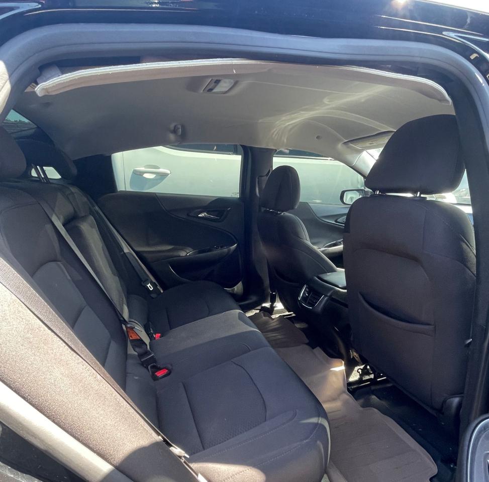 Photo 6 from auction – 2019 CHEVROLET MALIBU LT with VIN 1G1ZD5ST2KF161524
