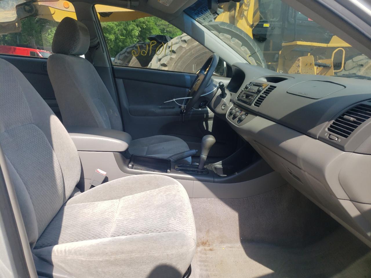Photo 5 from auction – 2003 TOYOTA CAMRY LE with VIN 4T1BE32K93U127204