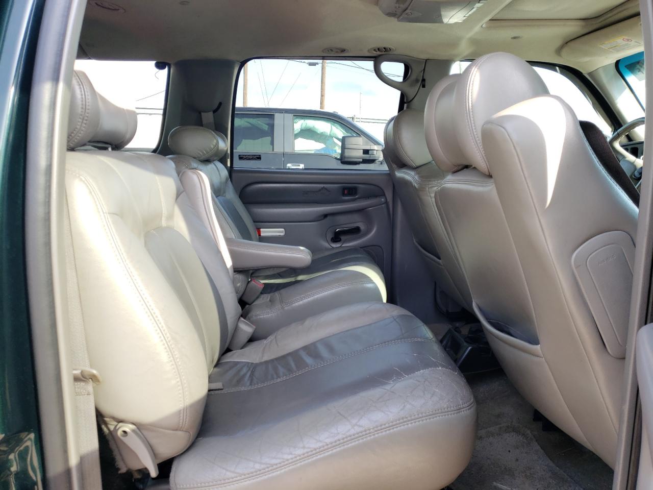 Photo 6 from auction – 2002 GMC DENALI XL with VIN 1GKFK66U72J181570