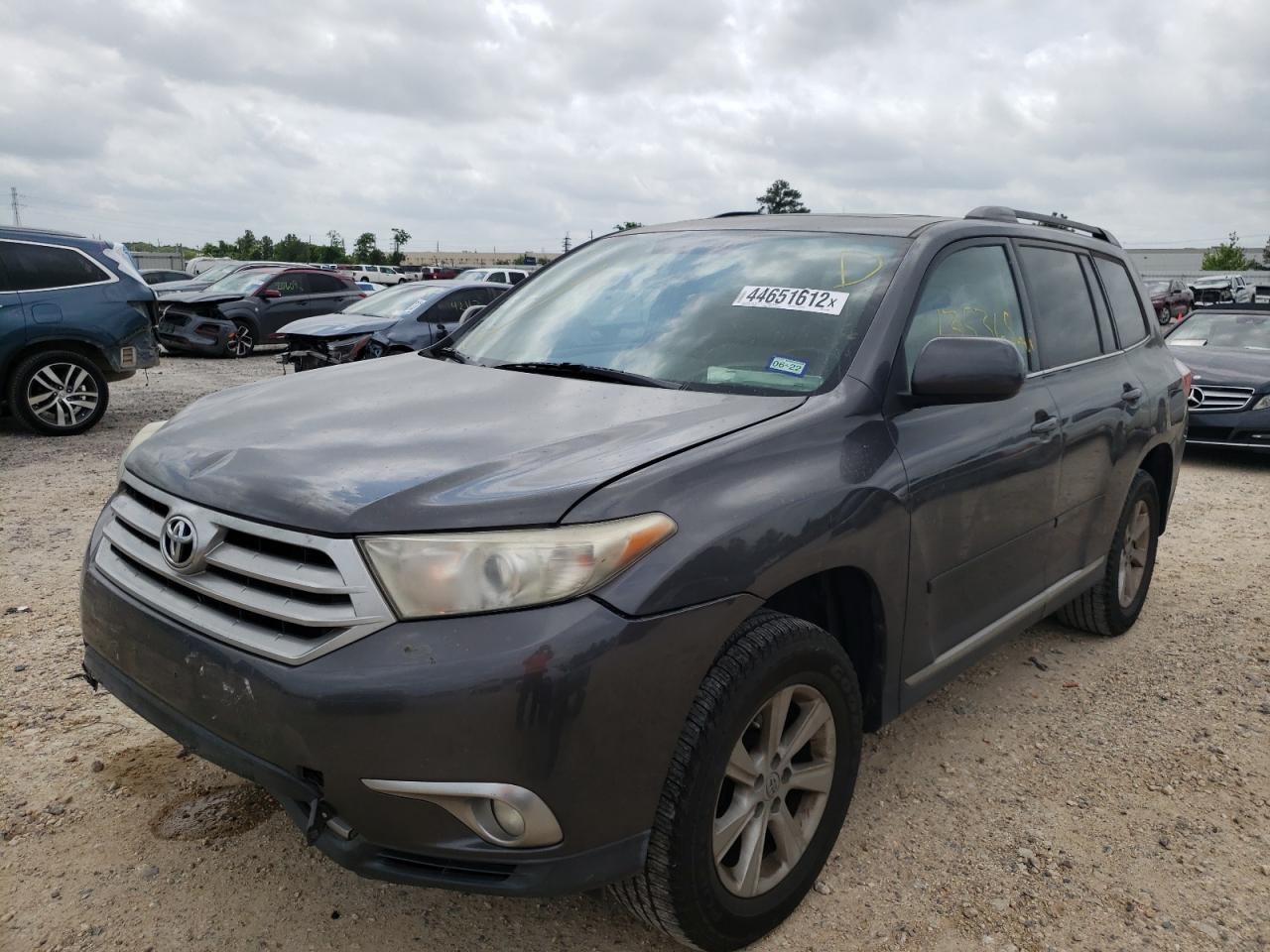 Photo 14 from auction – 2011 TOYOTA HIGHLANDER with VIN 5TDZK3EHXBS034609