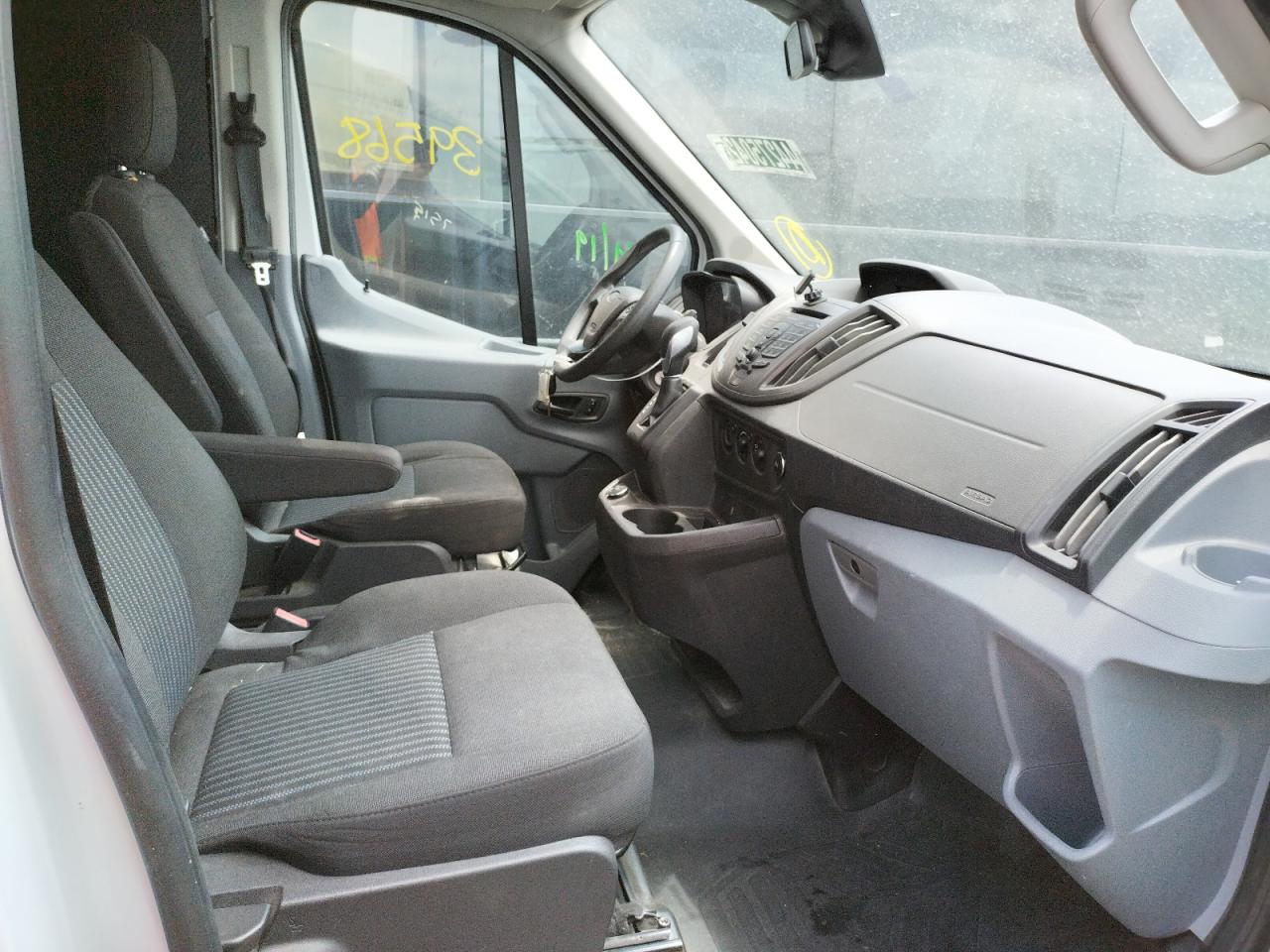 Photo 5 from auction – 2019 FORD TRANSIT T- with VIN 1FTYR2CM2KKB07514
