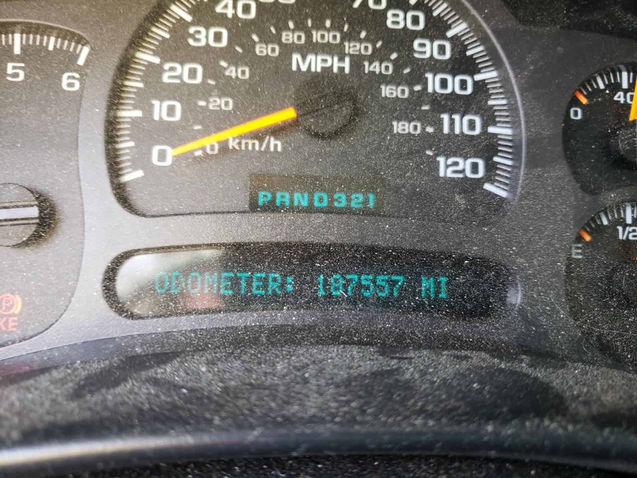Photo 8 from auction – 2003 GMC YUKON with VIN 1GKEK13T13R225267