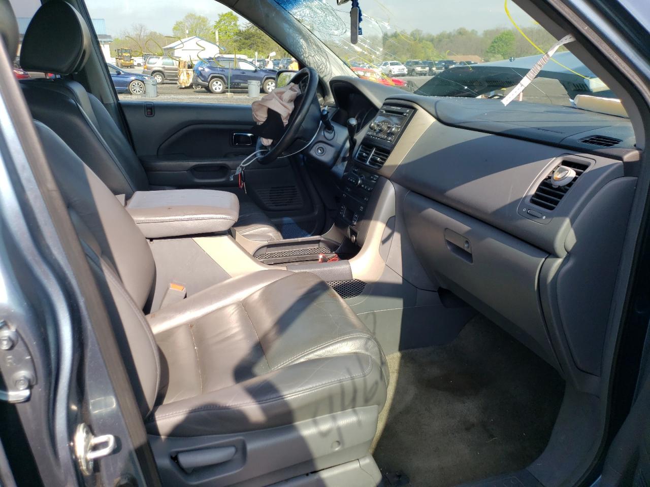 Photo 5 from auction – 2006 HONDA PILOT with VIN 5FNYF18636B020088
