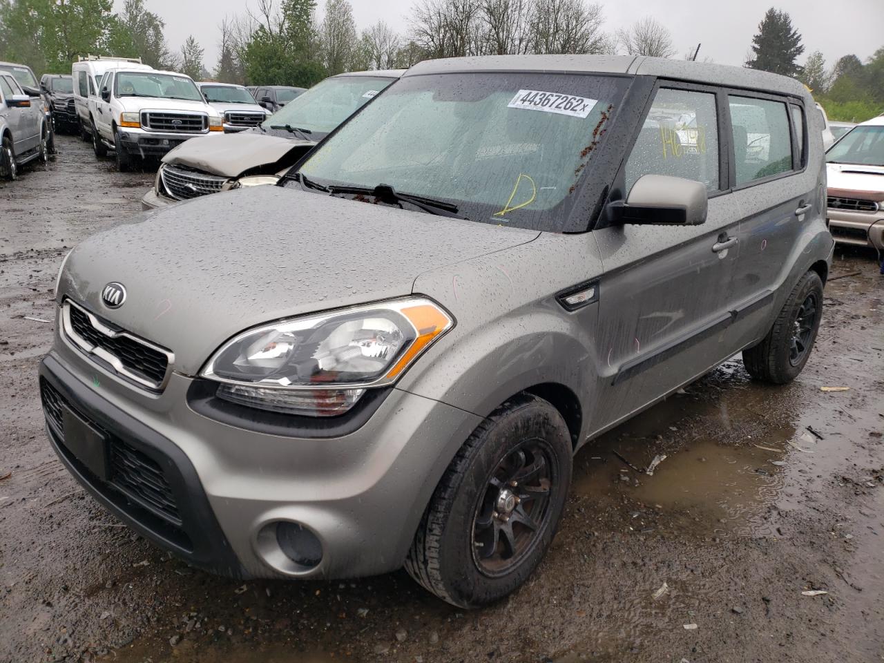 Photo 2 from auction – 2013 KIA SOUL with VIN KNDJT2A53D7589141