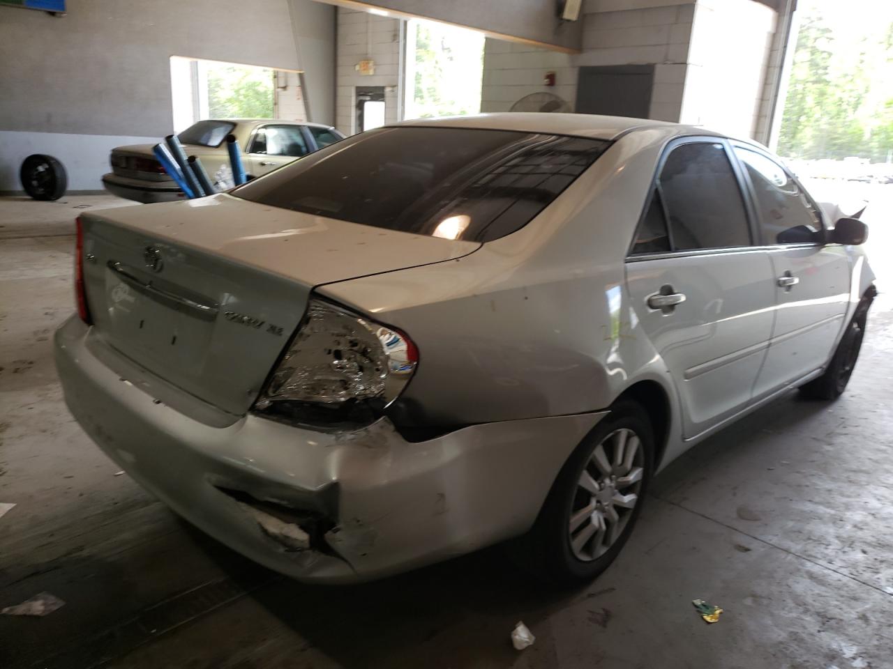 Photo 4 from auction – 2002 TOYOTA CAMRY LE with VIN 4T1BE30K42U073263