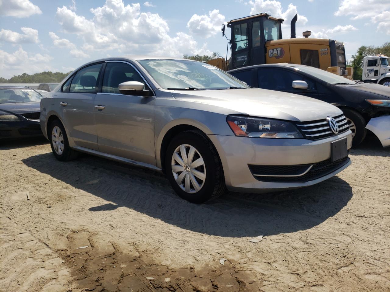 VOLKSWAGEN PASSAT S 2013 with VIN 1VWAP7A3XDC045837 - Photo from auction
