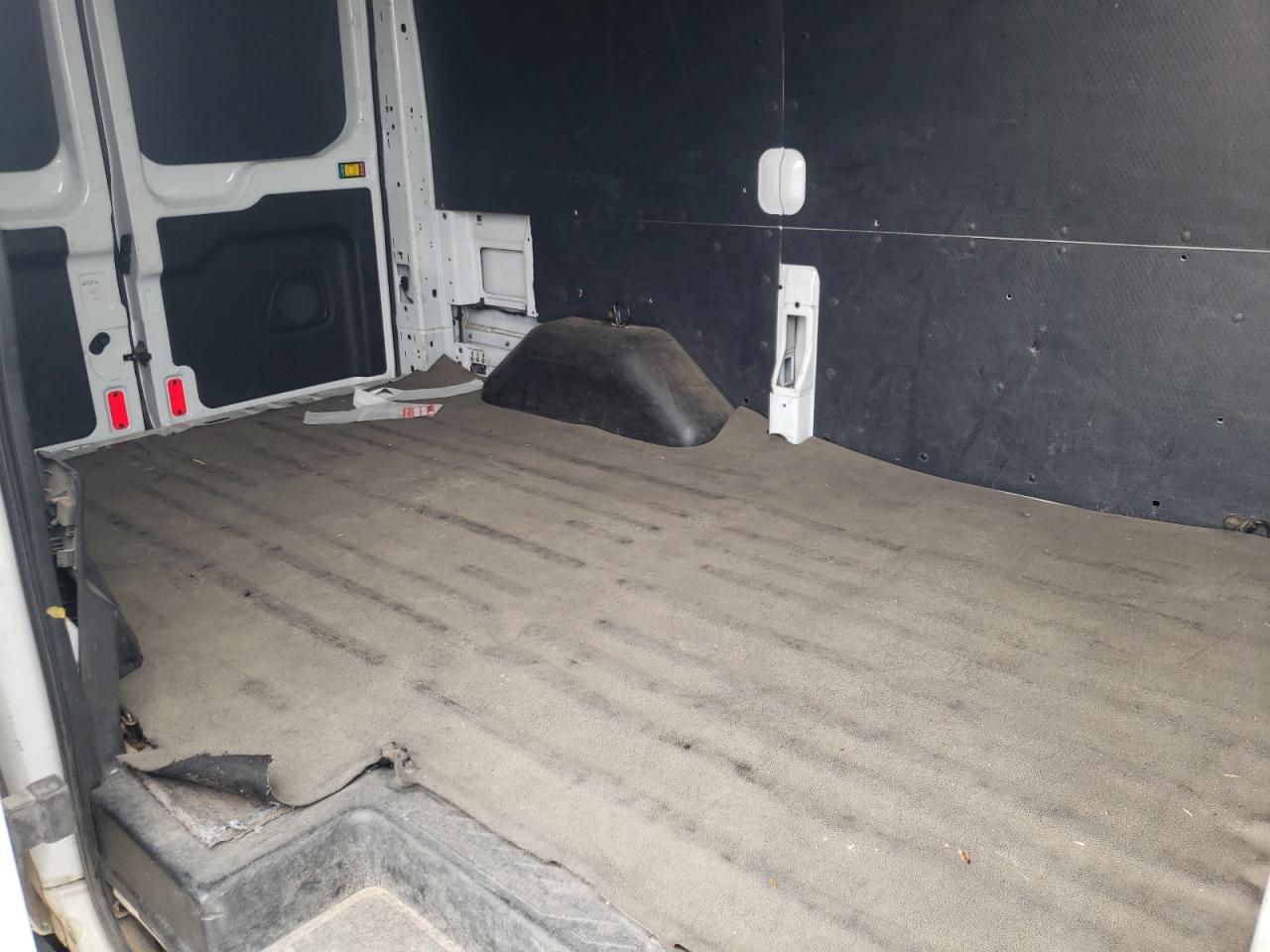 Photo 6 from auction – 2017 FORD TRANSIT T- with VIN 1FTYE1CM2HKB26448